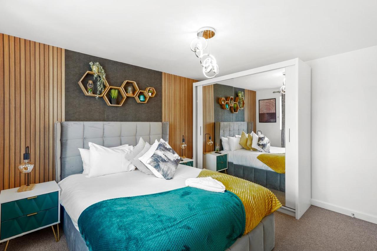 Designer House In - Hot Tub - Sleeps 10 Apartament
