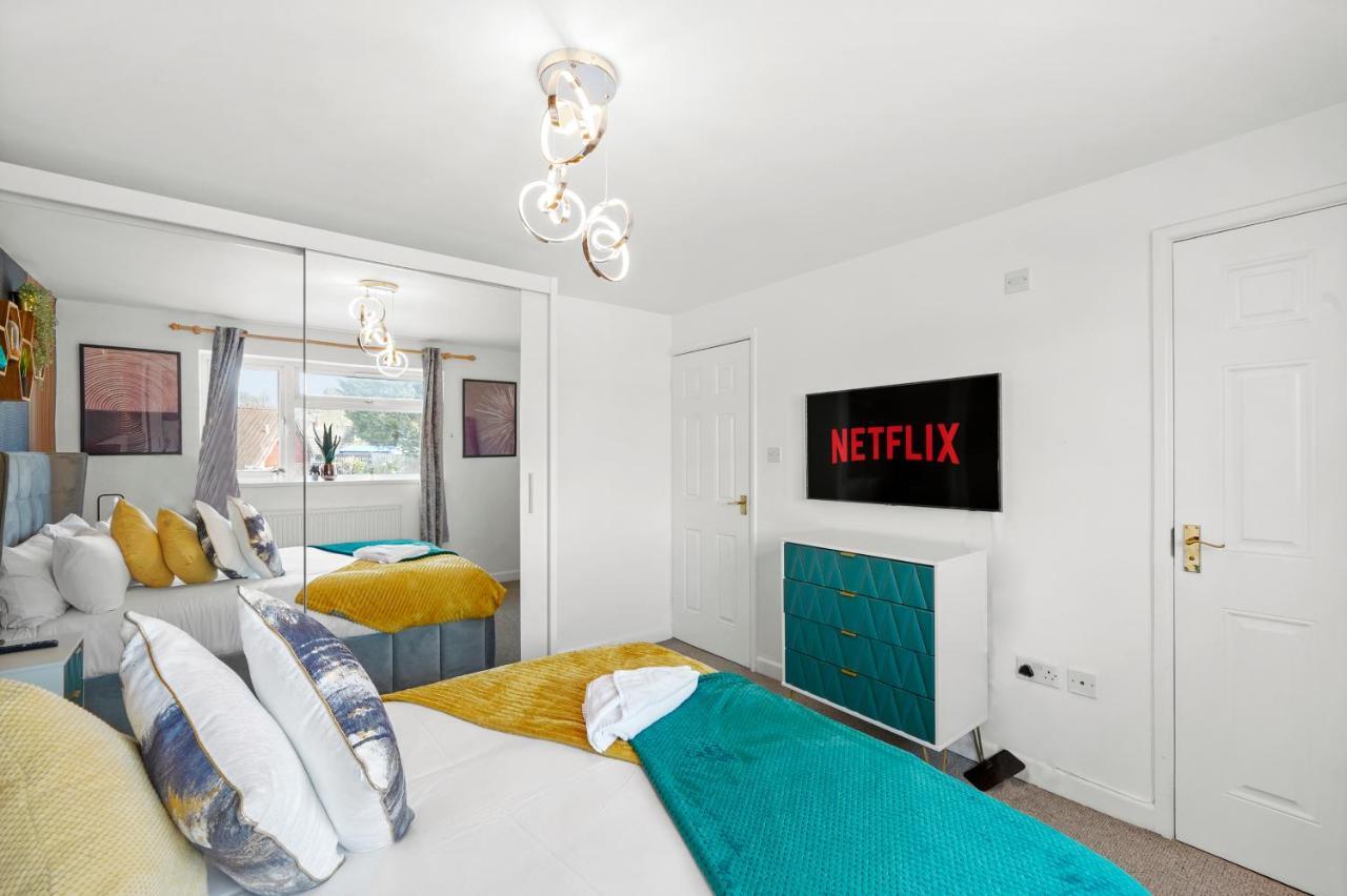 Designer House In - Hot Tub - Sleeps 10 Apartament *